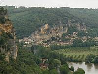 La Roque Gageac is built between the Dordogne river and a cliff.  In 1957 a piece of cliff did come down.
