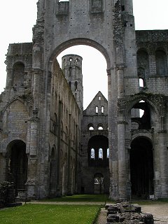 A mixture of Romanesque and Gothic arches